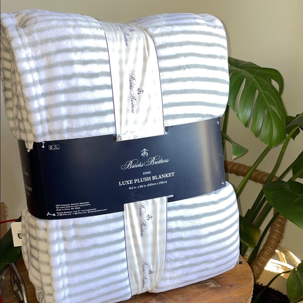 Brooks Brothers Luxe Plush King Blanket in White and Light Gray Stripes